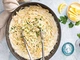 طرز تهیه پاستا آشیانه‌ای با سس سفید و مرغ؛ یک غذای رستورانی در خانه