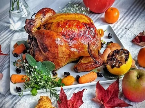 مرغ شکم پر روی گاز